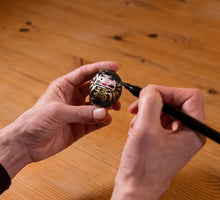 Carica l'immagine nel visualizzatore di Gallery, Daruma Nero