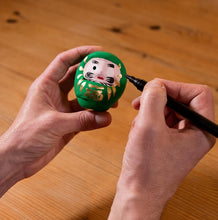 Carica l'immagine nel visualizzatore di Gallery, Daruma Verde